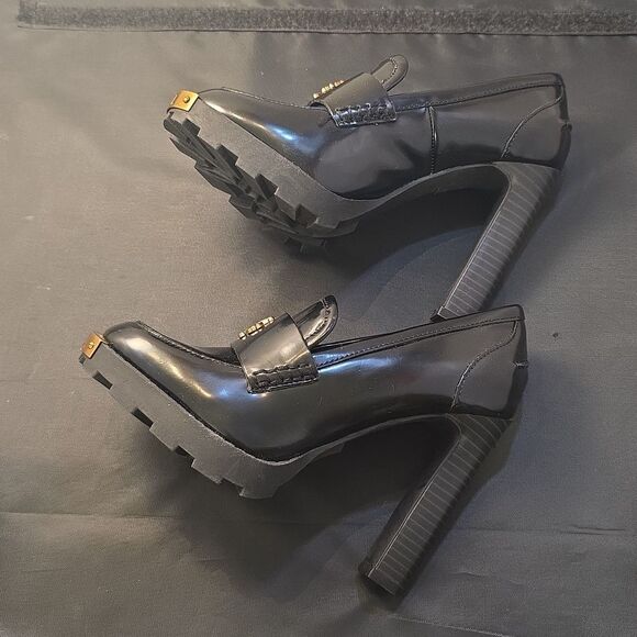 BRAND NEW KARL LAGERFELD PARIS VIRNA HIGH HEEL PATENT LEATHER SHOE - Picture 9 of 16